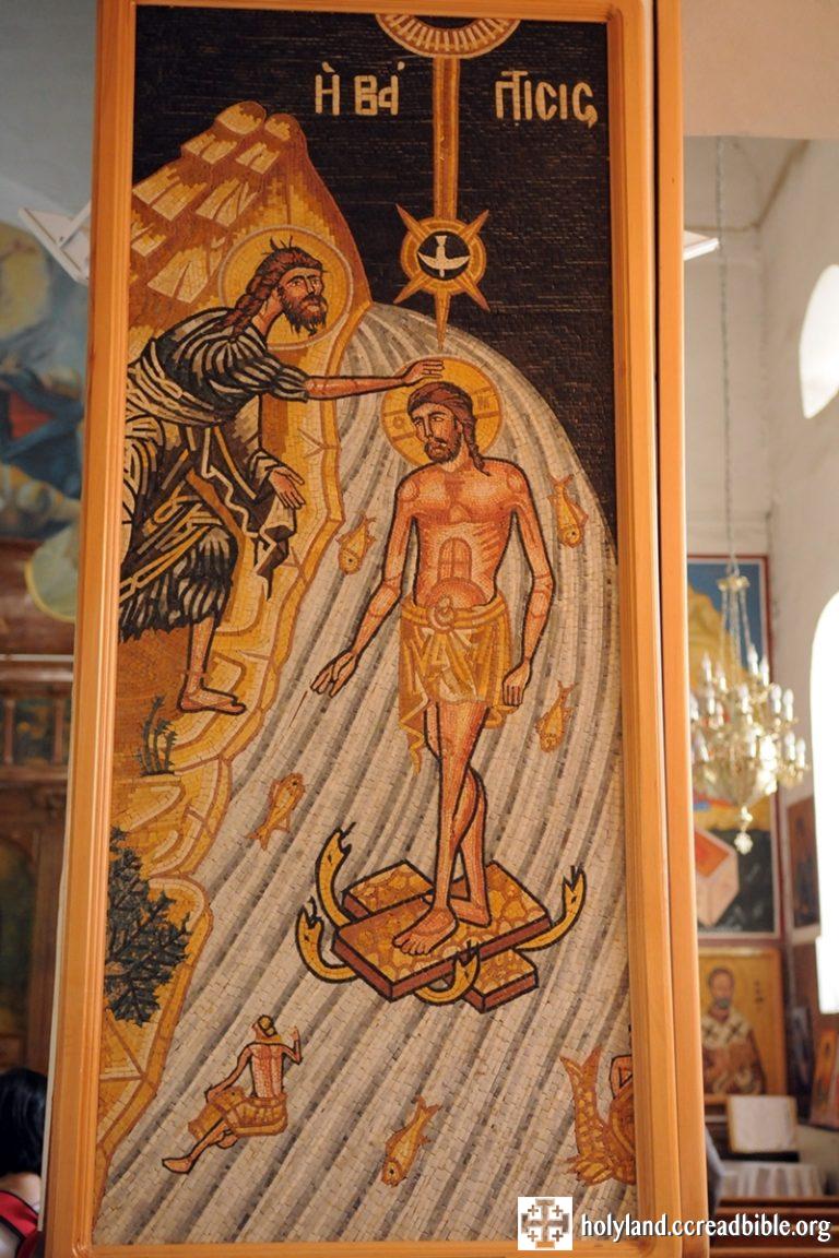 聖喬治教堂的廊柱與牆壁上,有一幅幅的馬賽克畫